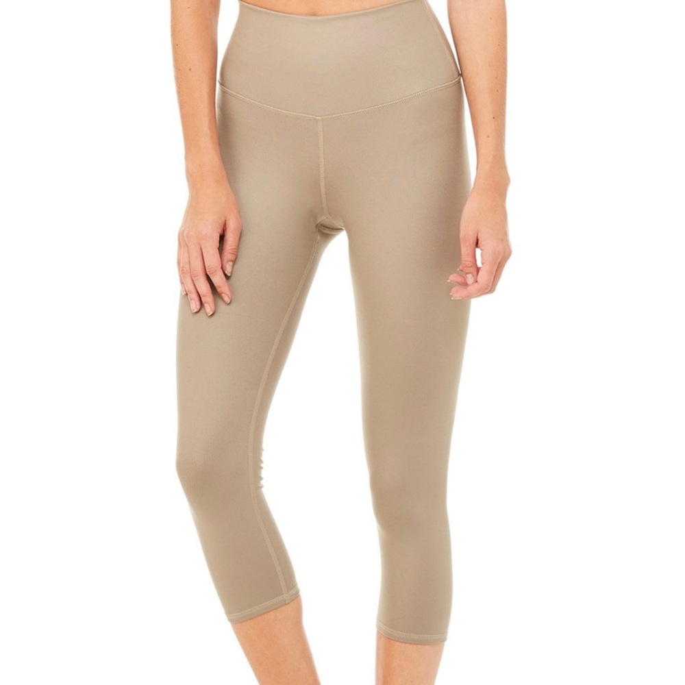 High-Waist Airbrush Capri